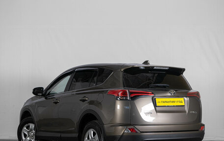 Toyota RAV4, 2017 год, 2 399 000 рублей, 6 фотография