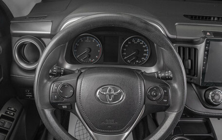 Toyota RAV4, 2017 год, 2 399 000 рублей, 11 фотография