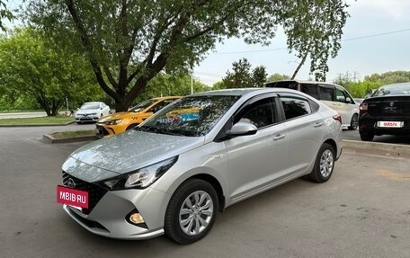 Hyundai Solaris II рестайлинг, 2021 год, 1 500 000 рублей, 7 фотография