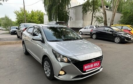 Hyundai Solaris II рестайлинг, 2021 год, 1 500 000 рублей, 5 фотография