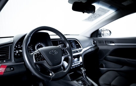 Hyundai Elantra VI рестайлинг, 2018 год, 1 600 000 рублей, 11 фотография