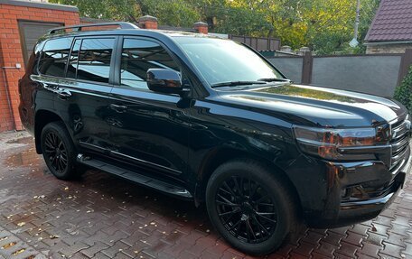 Toyota Land Cruiser 200, 2015 год, 6 150 000 рублей, 2 фотография