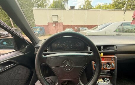 Mercedes-Benz E-Класс, 1993 год, 250 000 рублей, 4 фотография