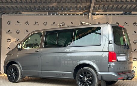 Volkswagen Caravelle T6 рестайлинг, 2021 год, 3 690 000 рублей, 2 фотография