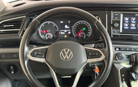 Volkswagen Caravelle T6 рестайлинг, 2021 год, 3 690 000 рублей, 10 фотография