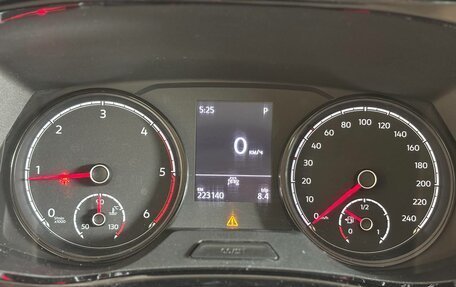 Volkswagen Caravelle T6 рестайлинг, 2021 год, 3 690 000 рублей, 27 фотография