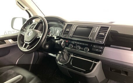Volkswagen Multivan T6 рестайлинг, 2019 год, 4 999 900 рублей, 13 фотография
