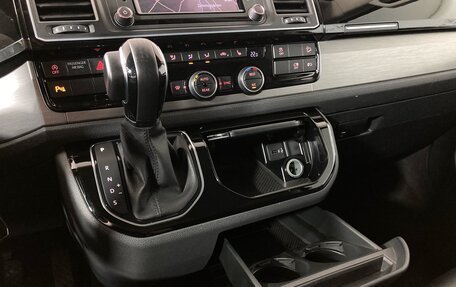 Volkswagen Multivan T6 рестайлинг, 2019 год, 4 999 900 рублей, 25 фотография