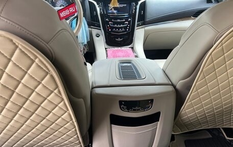 Cadillac Escalade IV, 2018 год, 8 180 000 рублей, 14 фотография