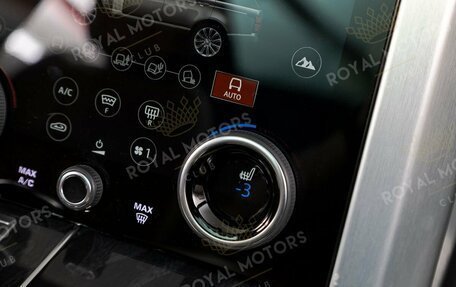 Land Rover Range Rover IV рестайлинг, 2019 год, 7 790 000 рублей, 13 фотография