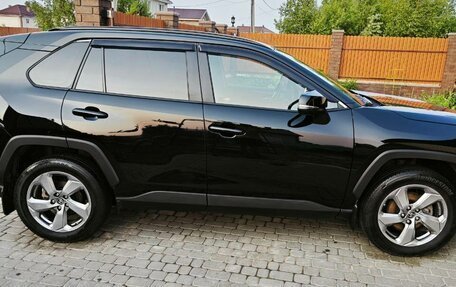 Toyota RAV4, 2020 год, 3 375 000 рублей, 2 фотография