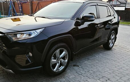 Toyota RAV4, 2020 год, 3 375 000 рублей, 7 фотография