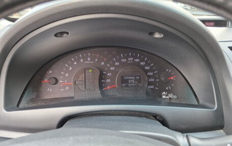 Toyota Camry, 2011 год, 2 100 000 рублей, 2 фотография