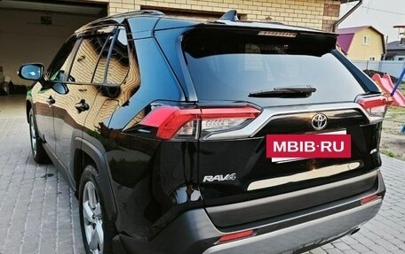 Toyota RAV4, 2020 год, 3 375 000 рублей, 5 фотография