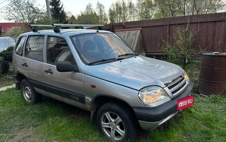 Chevrolet Niva I рестайлинг, 2003 год, 99 990 рублей, 3 фотография