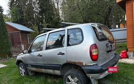 Chevrolet Niva I рестайлинг, 2003 год, 99 990 рублей, 7 фотография