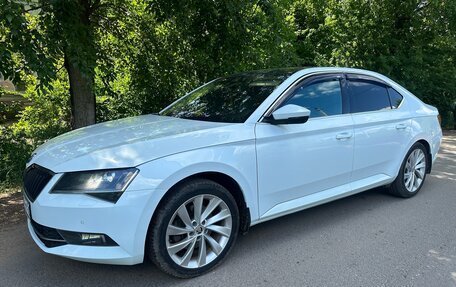 Skoda Superb III рестайлинг, 2015 год, 1 800 000 рублей, 1 фотография