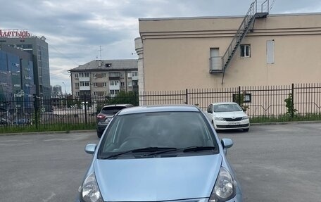 Honda Fit III, 2002 год, 329 000 рублей, 1 фотография