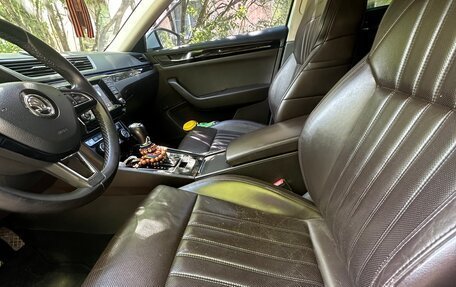 Skoda Superb III рестайлинг, 2015 год, 1 800 000 рублей, 8 фотография