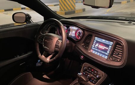 Dodge Challenger III рестайлинг 2, 2022 год, 11 000 000 рублей, 5 фотография