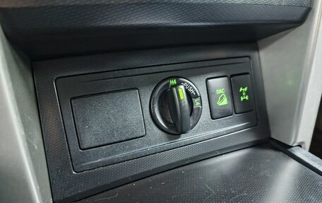 Toyota Land Cruiser Prado 150 рестайлинг 2, 2012 год, 3 003 000 рублей, 17 фотография