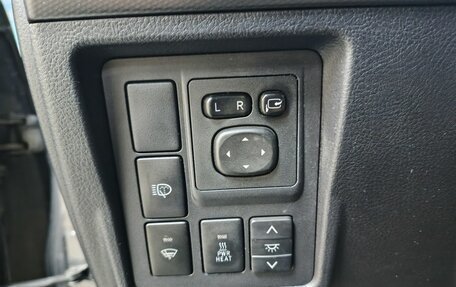 Toyota Land Cruiser Prado 150 рестайлинг 2, 2012 год, 3 003 000 рублей, 24 фотография