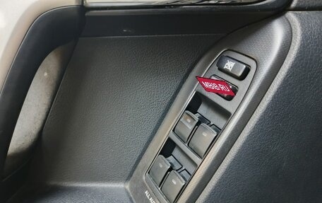 Toyota Land Cruiser Prado 150 рестайлинг 2, 2012 год, 3 003 000 рублей, 23 фотография