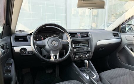 Volkswagen Jetta VI, 2012 год, 975 000 рублей, 6 фотография
