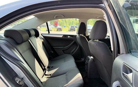 Volkswagen Jetta VI, 2012 год, 975 000 рублей, 7 фотография