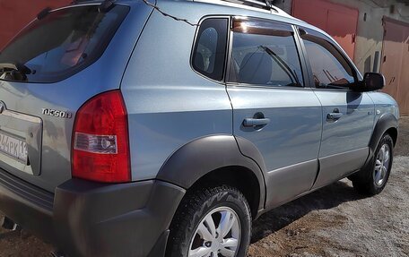 Hyundai Tucson III, 2006 год, 900 000 рублей, 3 фотография