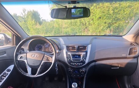 Hyundai Solaris II рестайлинг, 2015 год, 845 000 рублей, 13 фотография