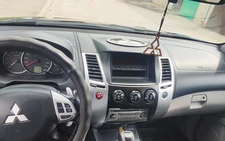 Mitsubishi Pajero Sport II рестайлинг, 2010 год, 1 650 000 рублей, 10 фотография