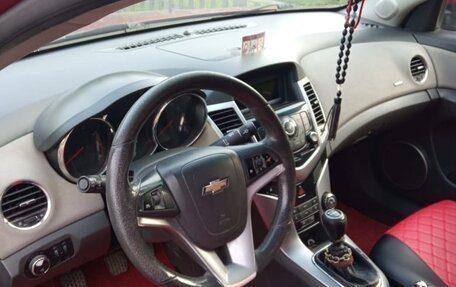 Chevrolet Cruze II, 2010 год, 560 000 рублей, 6 фотография