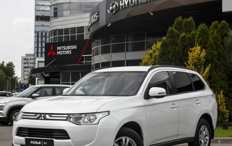Mitsubishi Outlander III рестайлинг 3, 2013 год, 1 645 000 рублей, 1 фотография