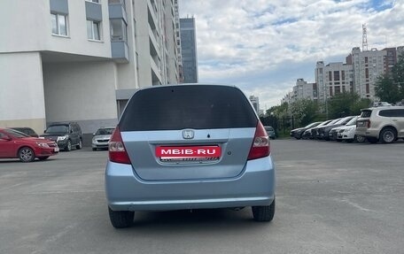 Honda Fit III, 2002 год, 329 000 рублей, 2 фотография