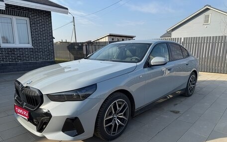 BMW 5 серия, 2023 год, 6 750 000 рублей, 1 фотография