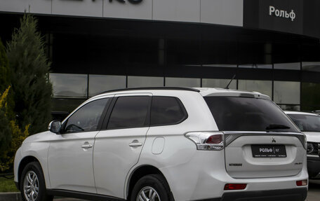Mitsubishi Outlander III рестайлинг 3, 2013 год, 1 645 000 рублей, 7 фотография