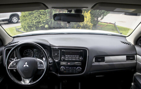 Mitsubishi Outlander III рестайлинг 3, 2013 год, 1 645 000 рублей, 12 фотография