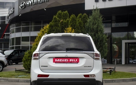 Mitsubishi Outlander III рестайлинг 3, 2013 год, 1 645 000 рублей, 6 фотография
