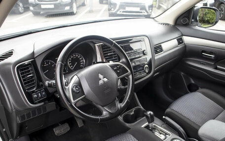 Mitsubishi Outlander III рестайлинг 3, 2013 год, 1 645 000 рублей, 16 фотография
