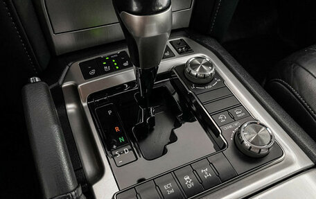 Toyota Land Cruiser 200, 2018 год, 7 800 000 рублей, 16 фотография