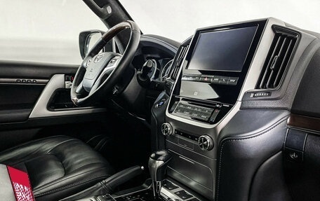 Toyota Land Cruiser 200, 2018 год, 7 800 000 рублей, 9 фотография