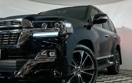 Toyota Land Cruiser 200, 2018 год, 7 800 000 рублей, 30 фотография