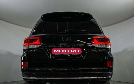 Toyota Land Cruiser 200, 2018 год, 7 800 000 рублей, 33 фотография