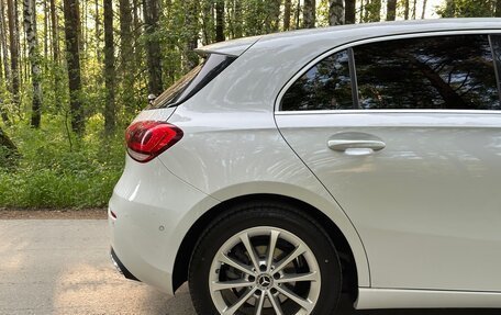 Mercedes-Benz A-Класс, 2019 год, 2 700 000 рублей, 10 фотография