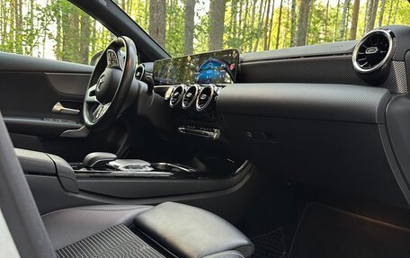 Mercedes-Benz A-Класс, 2019 год, 2 700 000 рублей, 19 фотография