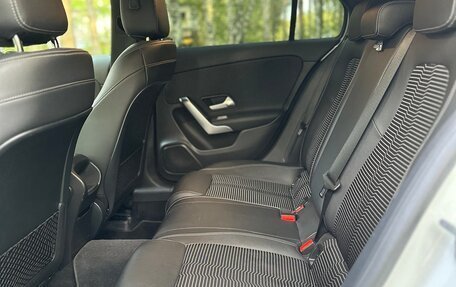 Mercedes-Benz A-Класс, 2019 год, 2 700 000 рублей, 18 фотография