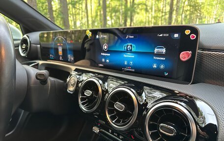 Mercedes-Benz A-Класс, 2019 год, 2 700 000 рублей, 20 фотография