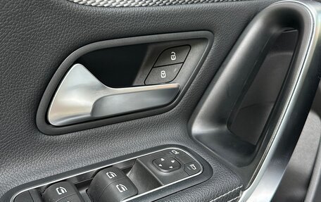 Mercedes-Benz A-Класс, 2019 год, 2 700 000 рублей, 14 фотография