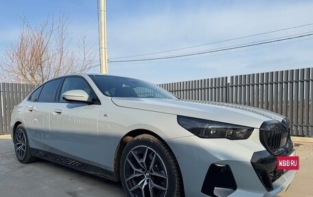 BMW 5 серия, 2023 год, 6 750 000 рублей, 4 фотография